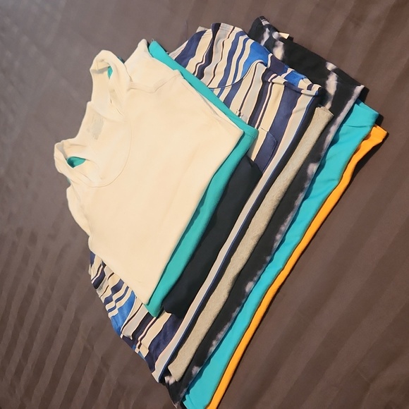 Lot of eight Ladies tanks and Tshirt - Picture 12 of 12